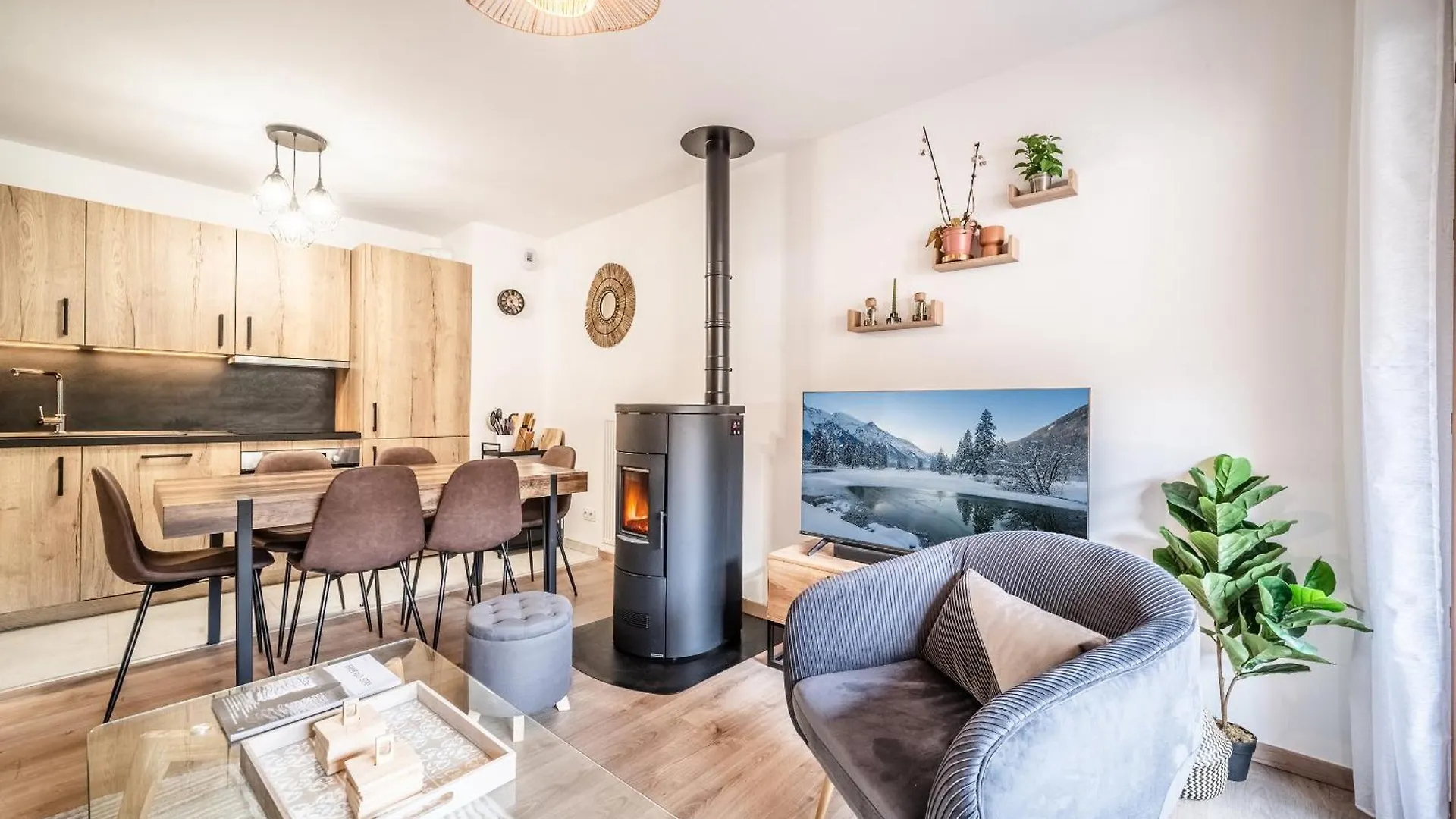 Apartment Thredbo, Les Carroz D'Araches - By Emerald Stay  Araches-la-Frasse