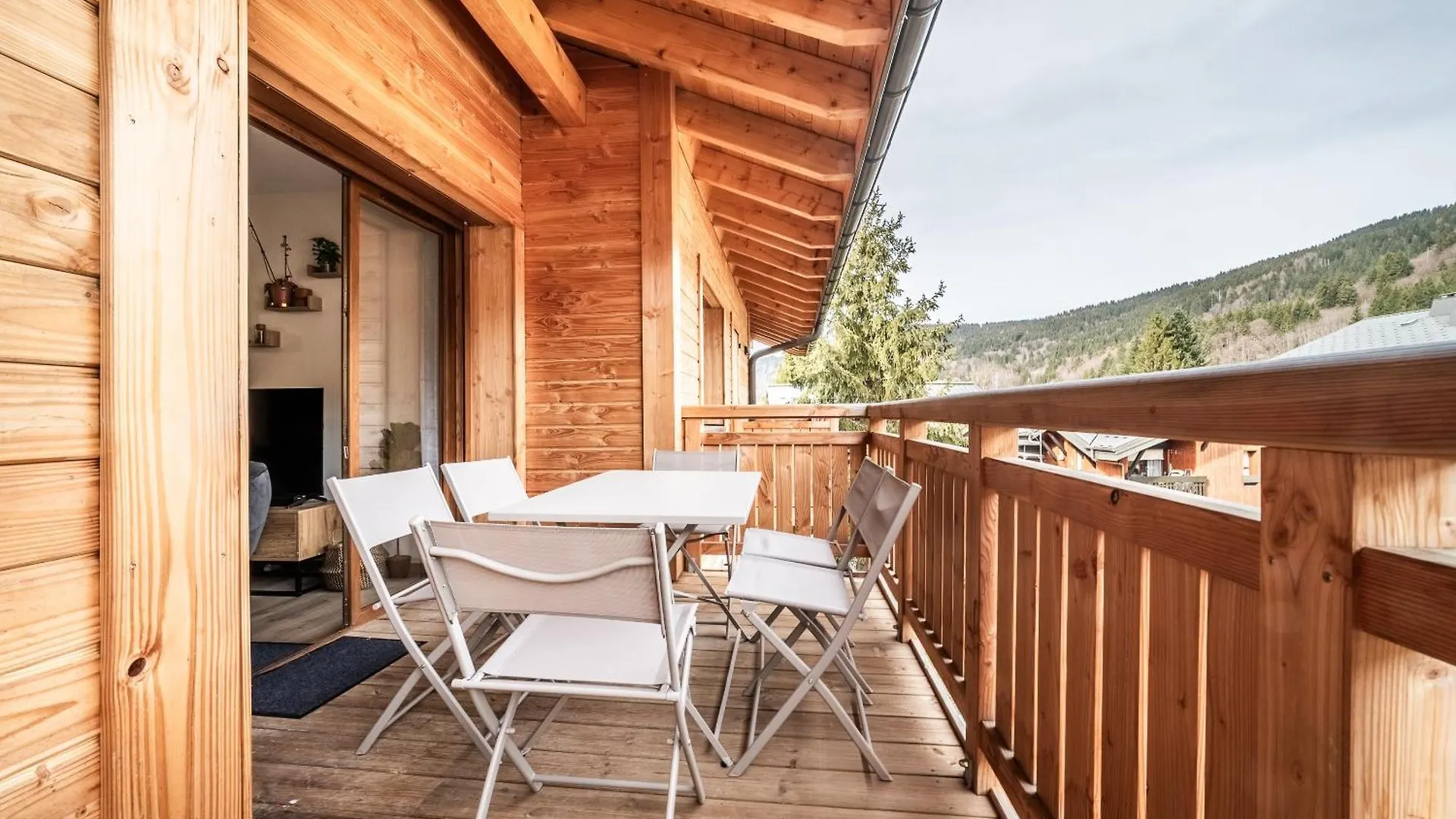 Apartment Thredbo, Les Carroz D'Araches - By Emerald Stay France