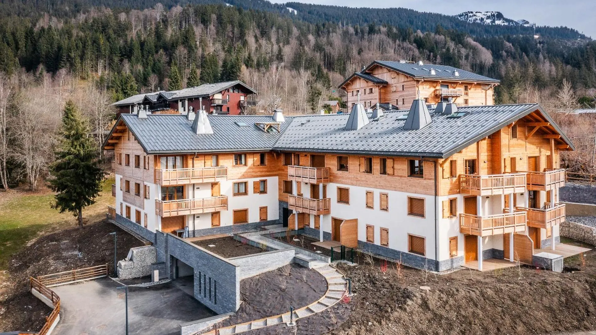 Apartment Thredbo, Les Carroz D'Araches - By Emerald Stay