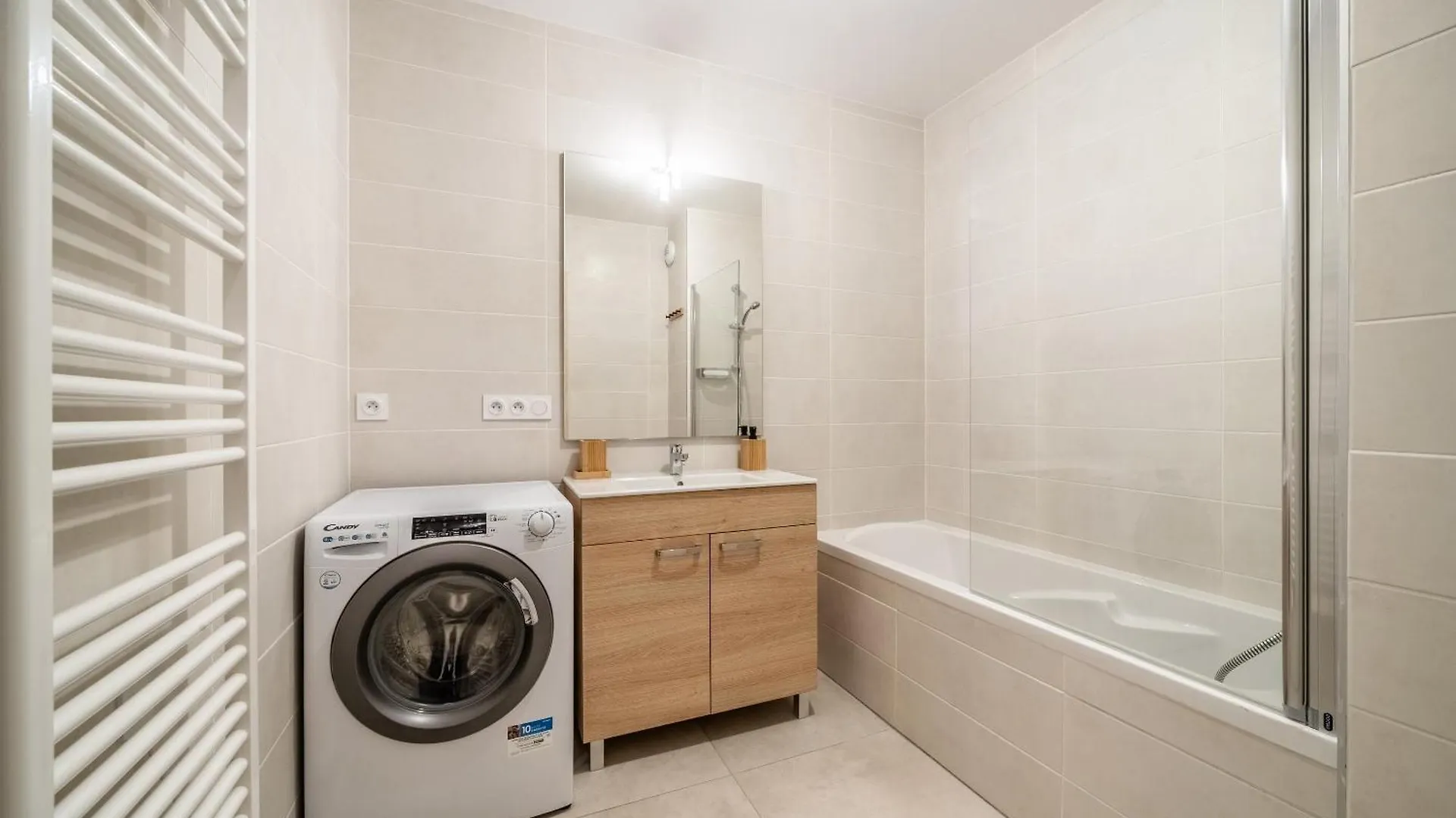 Apartment Thredbo, Les Carroz D'Araches - By Emerald Stay