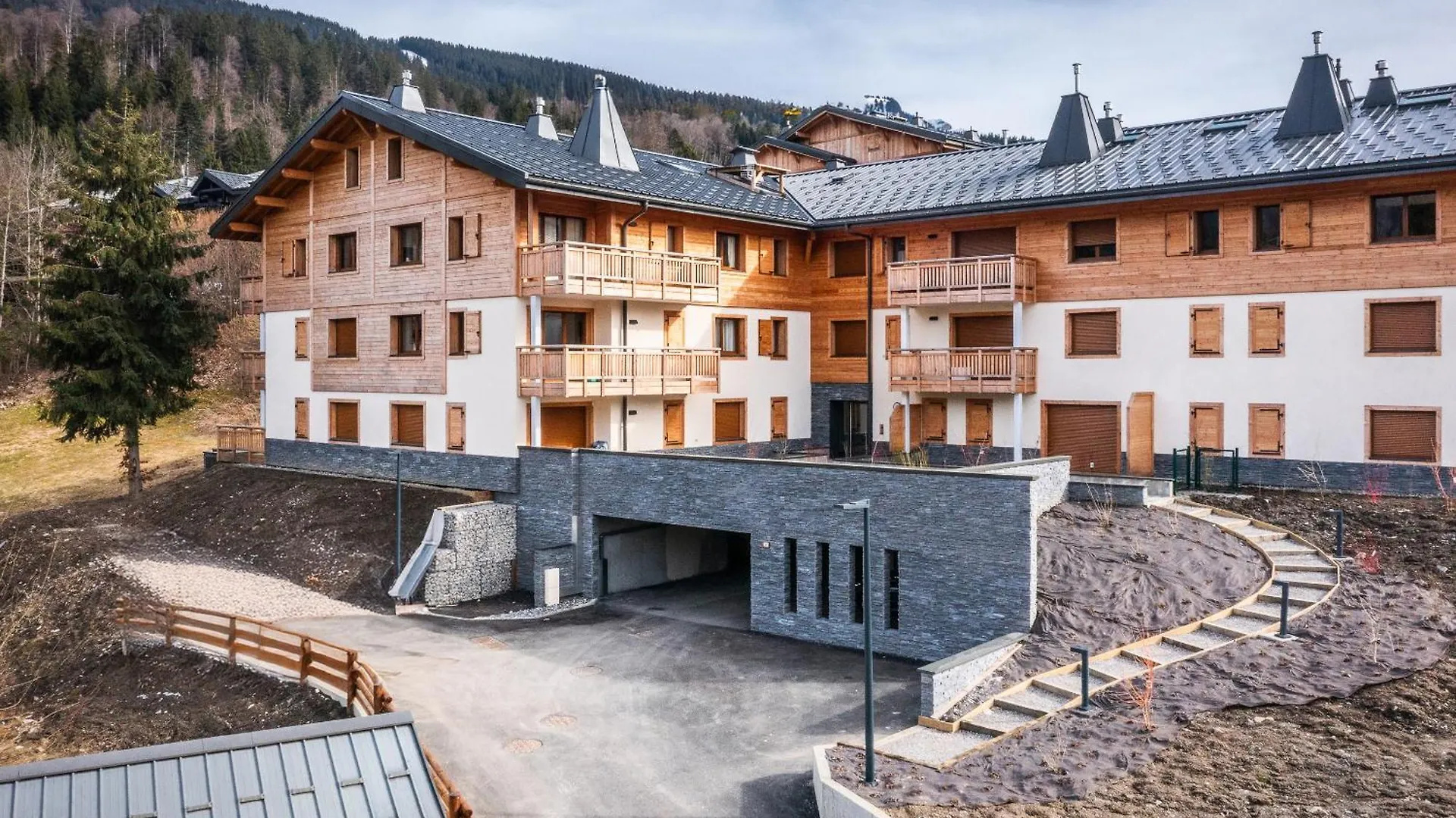 Apartment Thredbo, Les Carroz D'Araches - By Emerald Stay